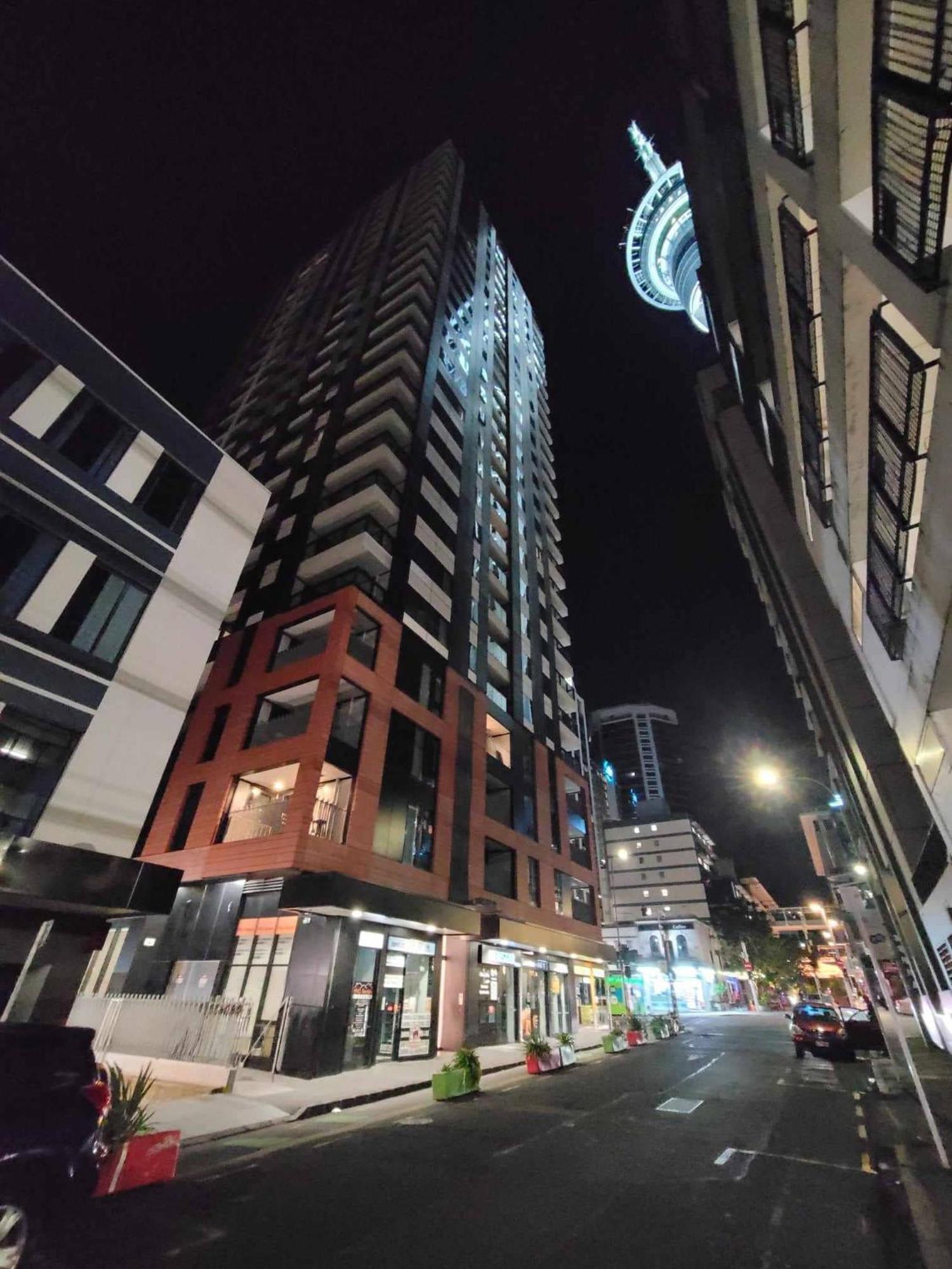 Appartamento Sky Tower Just Next Door Auckland Esterno foto