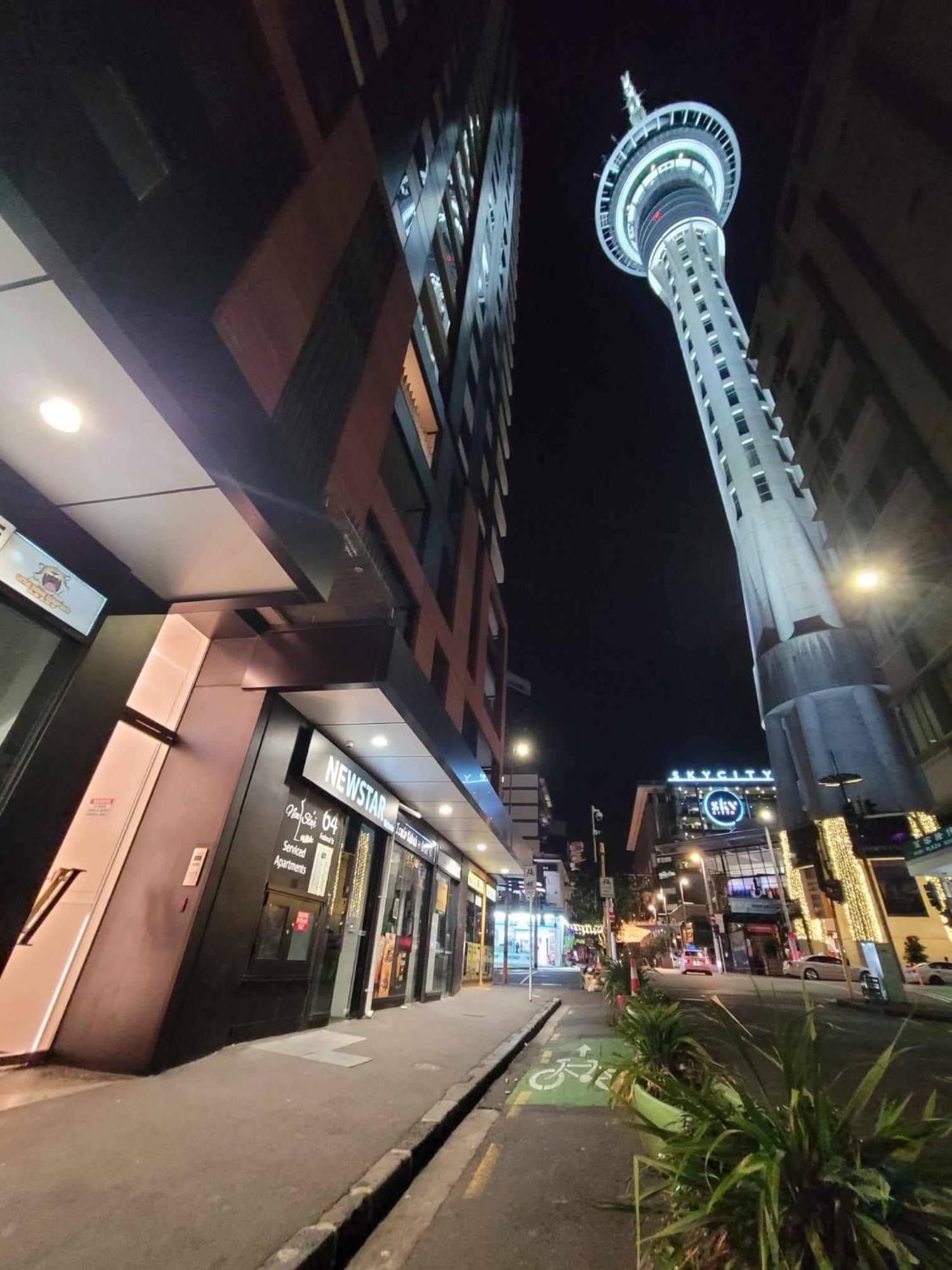 Appartamento Sky Tower Just Next Door Auckland Esterno foto