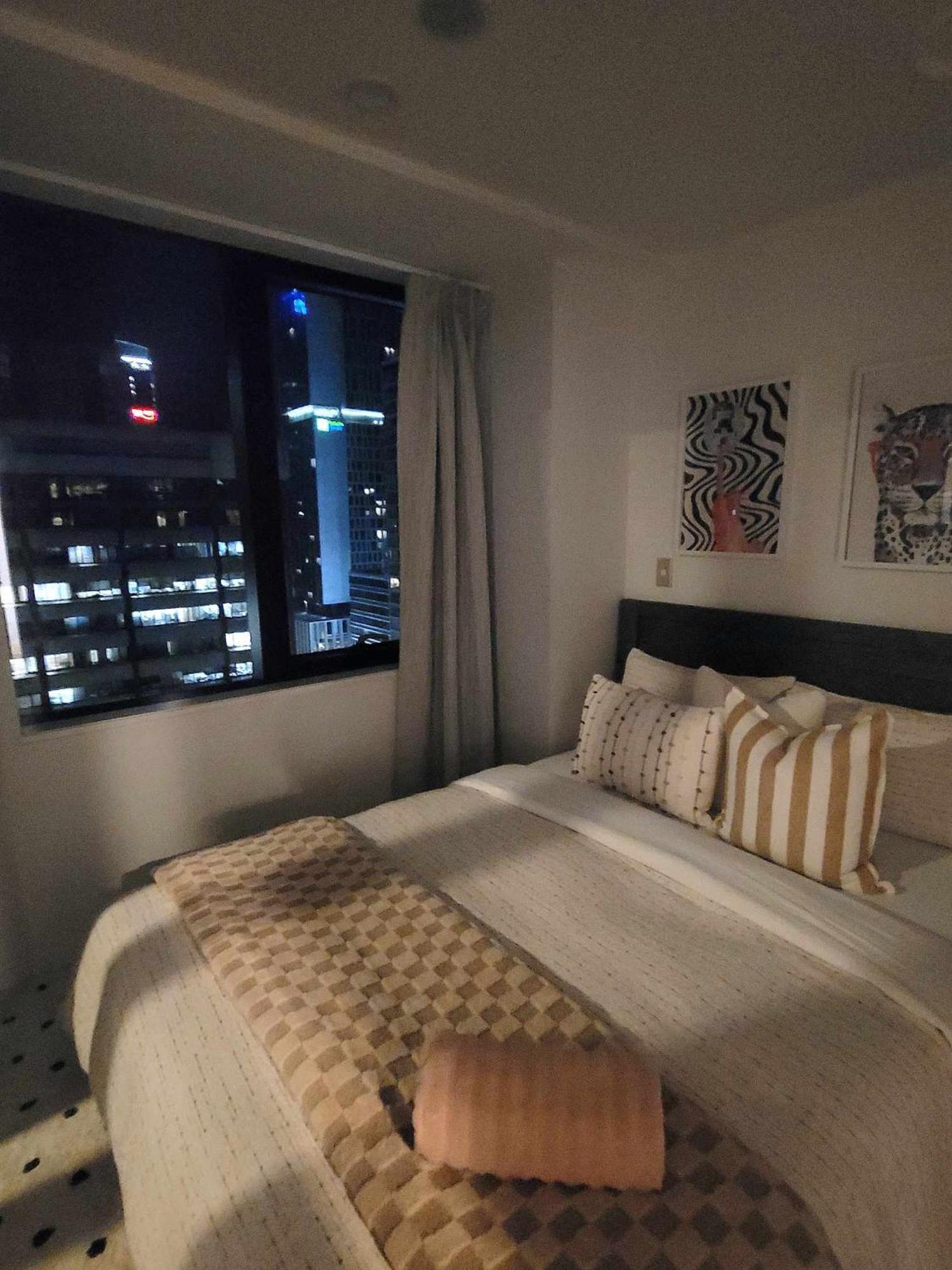 Appartamento Sky Tower Just Next Door Auckland Esterno foto